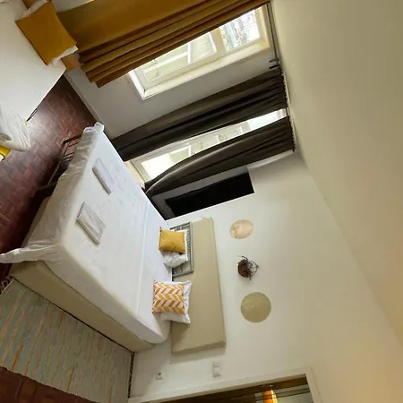 Pink Yellow Appartement *