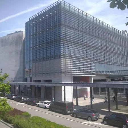 アパート Pink Yellow ポルト